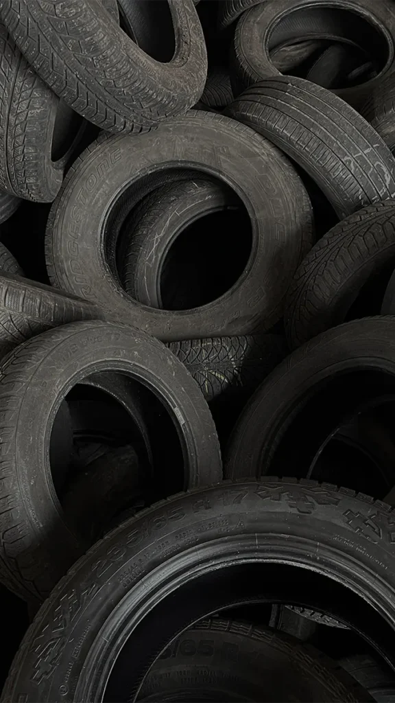 Gewerbeabfall alte Reifen